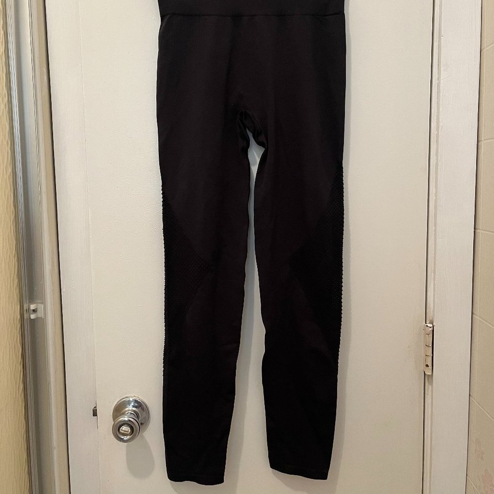 Victoria's Secret PINK: Cool & Comfy Mesh Leggings, Color: Black, Size: Medium